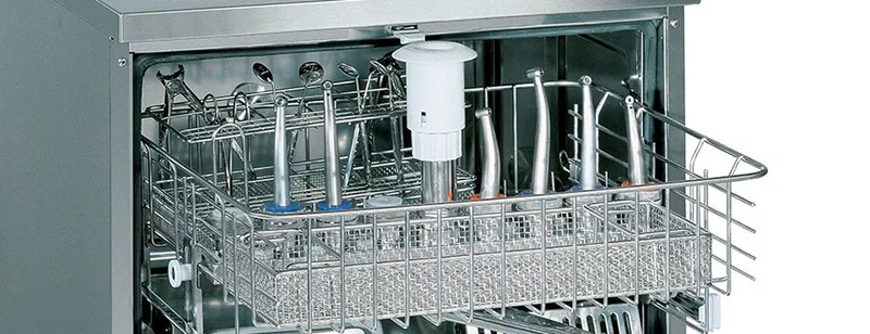 Open medical disinfection washer with instruments